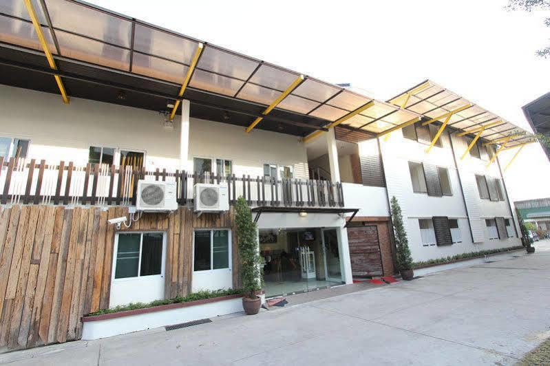 Hotel Leesort @ Onnuch à Bangkok Extérieur photo