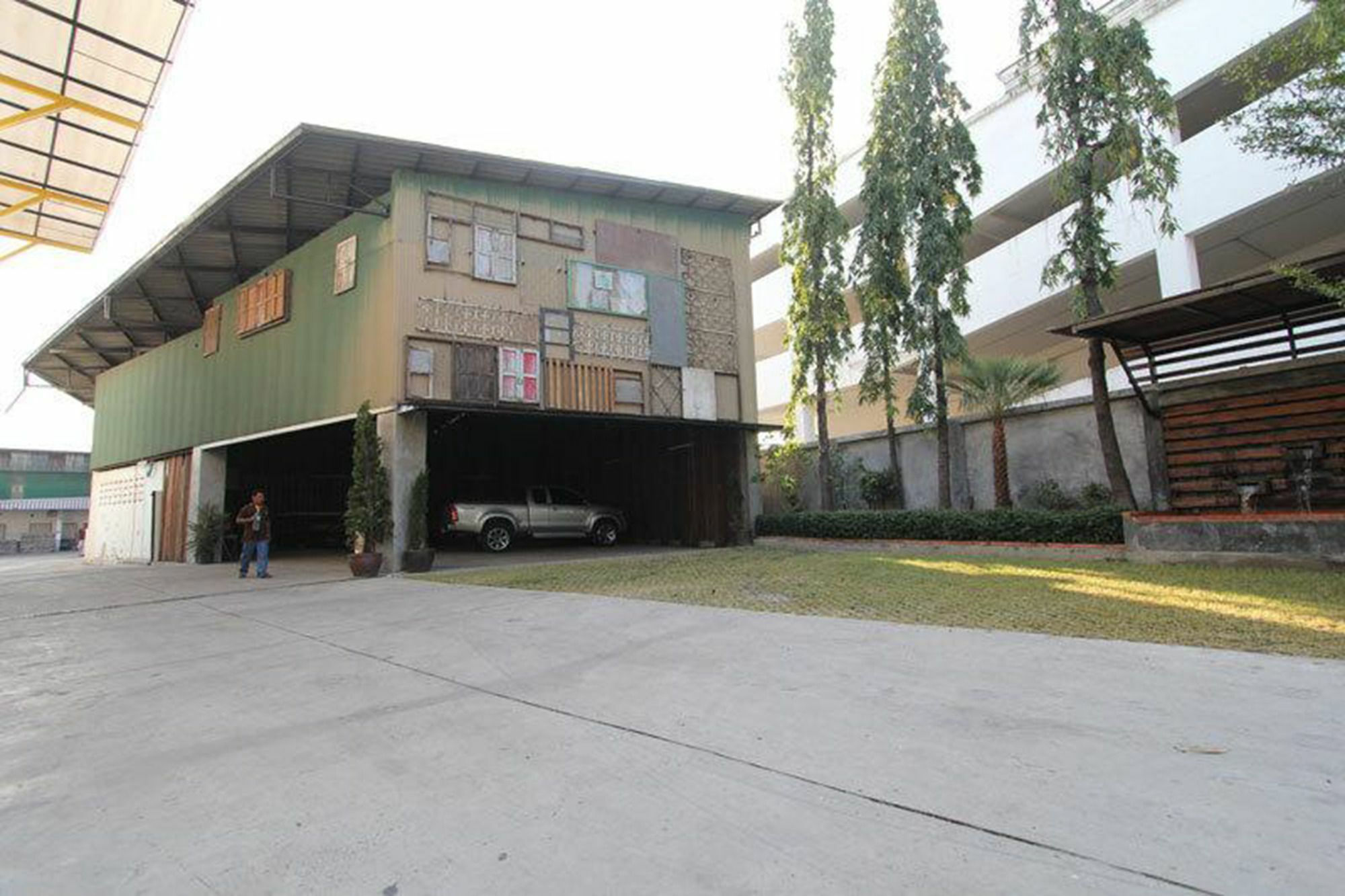 Hotel Leesort @ Onnuch à Bangkok Extérieur photo